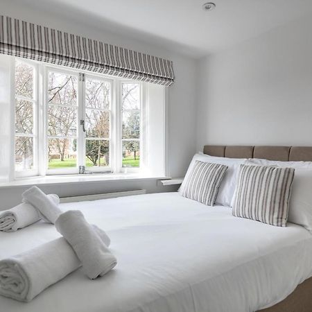 Castle Properties: The Duchess, 3 Bed Family Cottage Windsor Extérieur photo