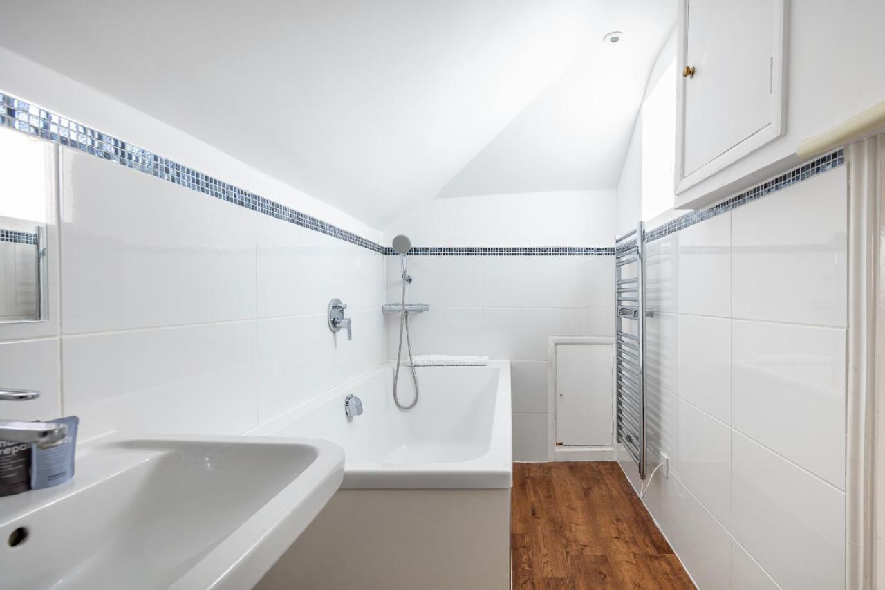 Castle Properties: The Duchess, 3 Bed Family Cottage Windsor Extérieur photo